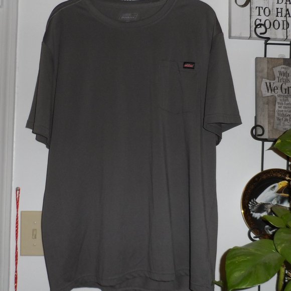 🌹🌹🌹🌹🌹🌹🌹 Genuine Dickies Men's Short Sleeve - Picture 1 of 5
